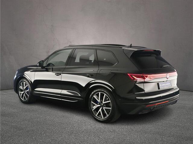 Volkswagen TOUAREG R Edition 3.0 TSI eHybrid 462pk Tiptronic Trekhaak, Panoramadak, DYN audio, Luchtvering, Lederen bekleding, Adaptive cruise control, Head up display
