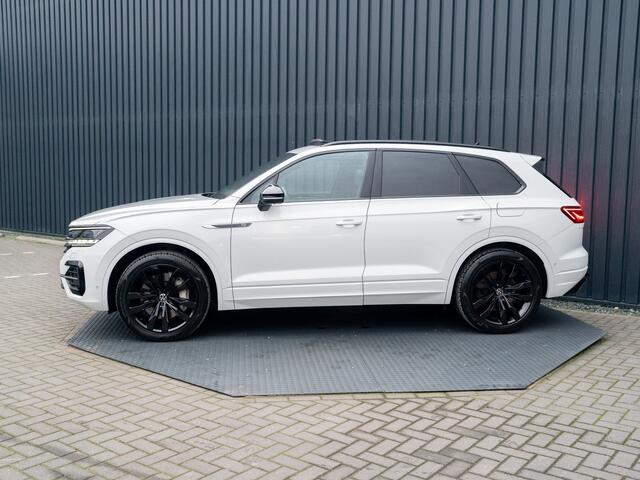 Volkswagen TOUAREG 3.0 TSi 4MOTION R | Luchtvering | Panodak | Trekhaak | Stoelkoeling | 360 Camera | Black Style | Prijs Rijklaar!!