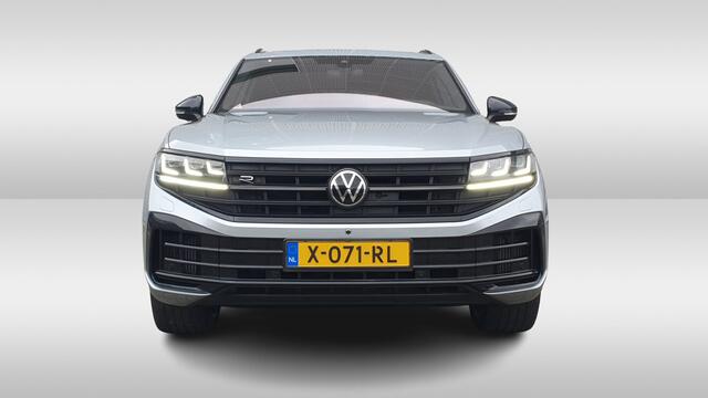 Volkswagen TOUAREG 3.0 TSi eHybrid 4MOTION R / Fabrieksgarantie tot 05-01-2028 / Trekhaak / Puglia leder/ Panoramadak / Nightvision / 22" / VW
