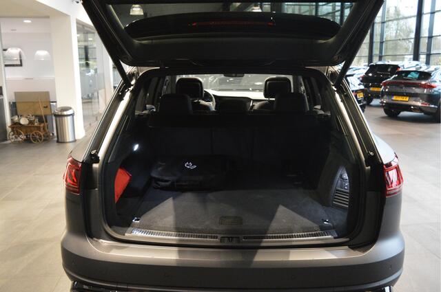 Volkswagen TOUAREG 3.0 TSi eHybrid 4MOTION R pano leer camera 21 inch !!