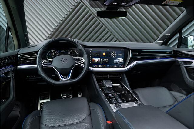 Volkswagen TOUAREG R 3.0 V6 TSI eHybrid 4M Panodak Puglia Luchtv. Massage Head up 360 Stoelvent Trekhaak