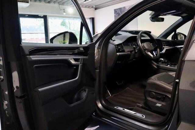 Volkswagen TOUAREG 3.0 TSi eHybrid R 4M PANO|TrkHk|22''