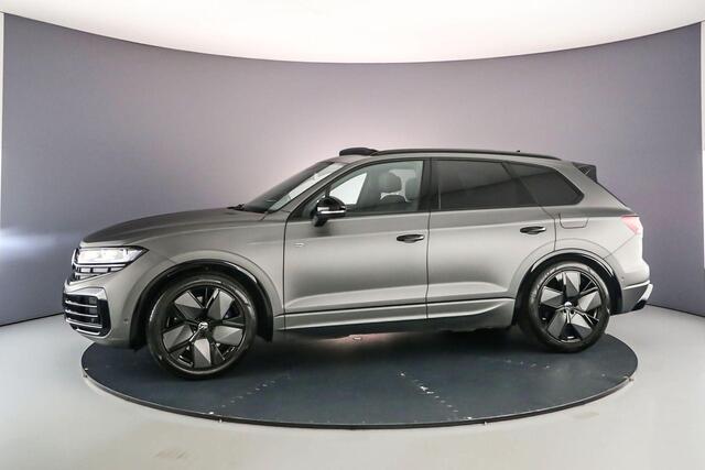 Volkswagen TOUAREG R 3.0 TSI eHybrid 462pk Tiptronic Trekhaak, Panoramadak, Lederen bekleding, Luchtvering, Head up display, LED matrix verlichting, 360 camera, Adaptive cruise control