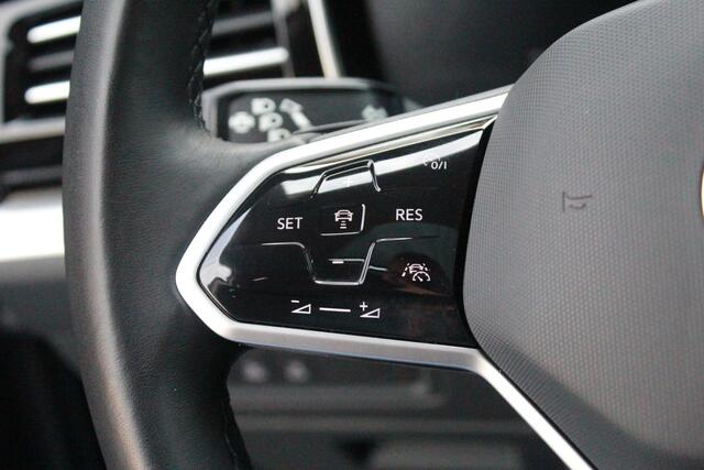 Volkswagen TOUAREG 3.0 TSi eHybrid 4MOTION | Pano | Trekhaak | Memory |