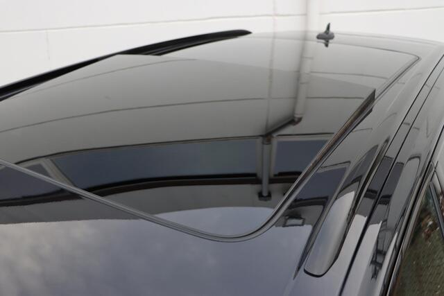 Volkswagen TOUAREG 3.0 TSI eHybrid 4Motion Elegance Black Style | Luchtvering | 380pk Tiptronic