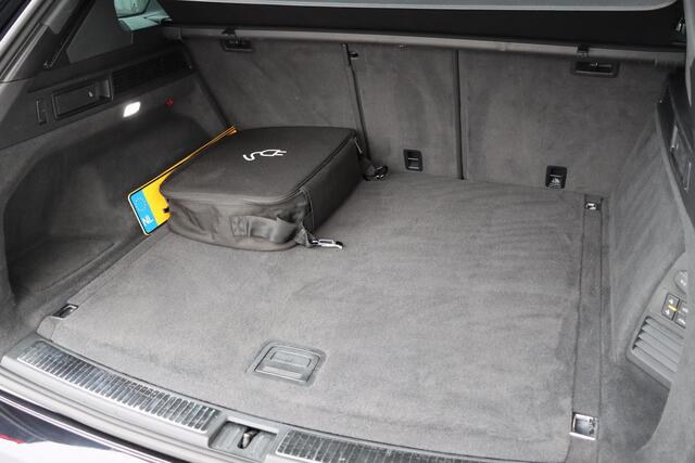 Volkswagen TOUAREG 3.0 TSI eHybrid 4Motion Elegance Black Style | Luchtvering | 380pk Tiptronic