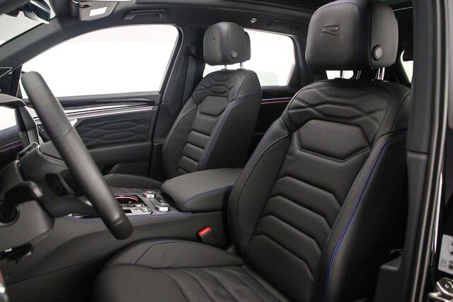 Volkswagen TOUAREG R Edition 3.0 TSI eHybrid 462pk Tiptronic Trekhaak, Luchtvering, Lederen bekleding, Panoramadak, Head up display, DYN audio, Adaptive cruise control