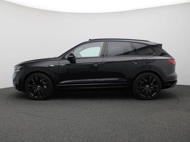 Volkswagen TOUAREG 3.0 TSi e-Hybrid 4MOTION R 463PK Aut. Pano-Schuifdak, 21" LM Velgen, Luchtvering, Keyless, Alarm, Nachtzichtcamera, Servosluiting, Trekhaak, Stoel-Stuurverwarming
