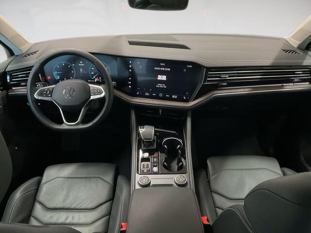 Volkswagen TOUAREG 3.0 TDI Elegance Grijs Kenteken ACC Luchtvering Comfortstoelen Trekhaak