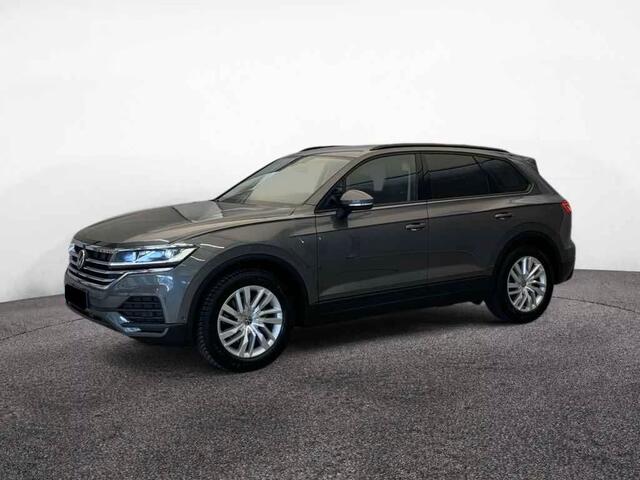 Volkswagen TOUAREG 3.0 TDI Grijs Kenteken ACC Luchtvering Comfortstoelen Trekhaak