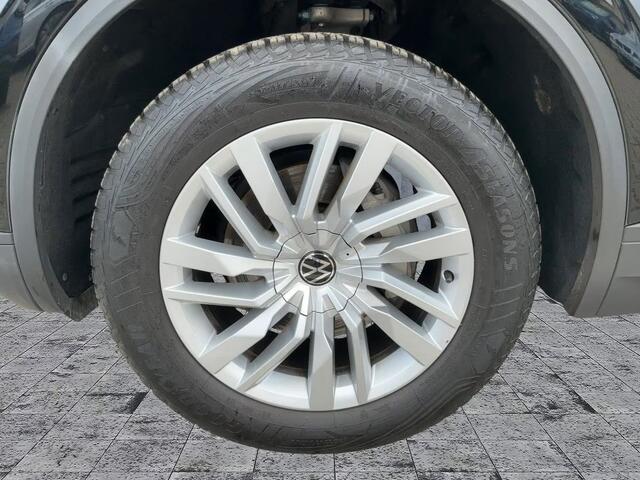 Volkswagen TOUAREG 3.0 TDI Grijs Kenteken ACC Luchtvering Comfortstoelen Trekhaak