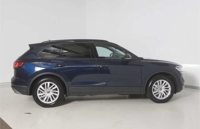 Volkswagen TOUAREG 3.0 TDI Grijs Kenteken ACC Luchtvering Comfortstoelen Trekhaak