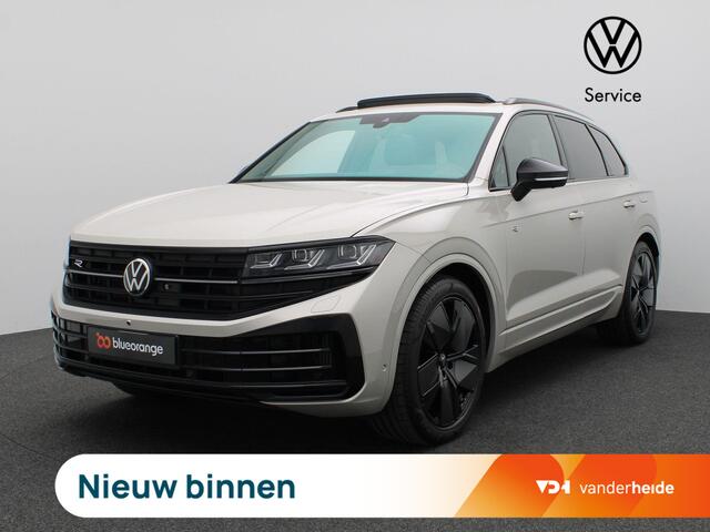 Volkswagen TOUAREG 3.0 TSi eHybrid 4MOTION R Edition 463PK Aut. Pano-Schuifdak, Nachtzicht Camera, Trekhaak, Dynaudio, 21" LM Velgen, Puglia Leder, Keyless, Alarm, Stoel-Stuurverwarming, Matrix-LED Verlichting