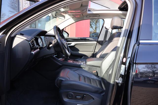 Volkswagen TOUAREG 3.0 TDI 4MOTION | Panoramadak | Winter Pakket | Leder | ACC | PDC | Navigatie |