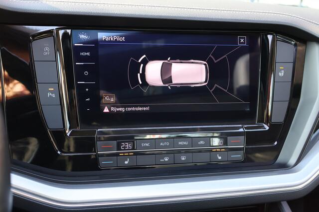 Volkswagen TOUAREG 3.0 TDI 4MOTION | Panoramadak | Winter Pakket | Leder | ACC | PDC | Navigatie |