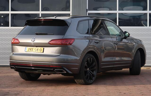 Volkswagen TOUAREG 3.0 TSi 4MOTION R PANO/ MASS/ DYN/ LUCHT/ TRKHK/ ACC/ KOEL/ STUURWVERW