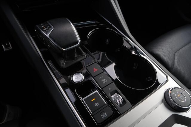 Volkswagen TOUAREG 3.0 TSi 4MOTION R PANO/ MASS/ DYN/ LUCHT/ TRKHK/ ACC/ KOEL/ STUURWVERW