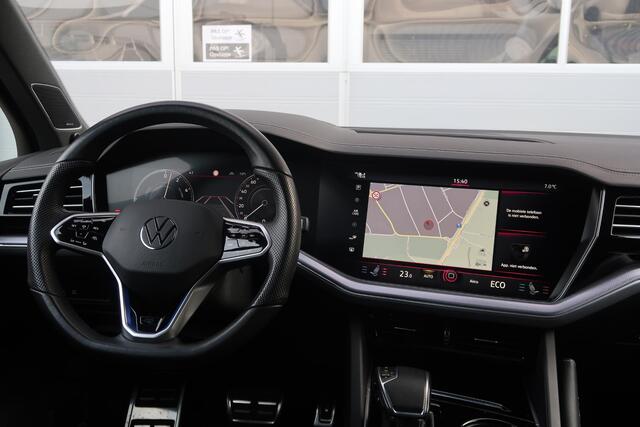 Volkswagen TOUAREG 3.0 TSi 4MOTION R PANO/ MASS/ DYN/ LUCHT/ TRKHK/ ACC/ KOEL/ STUURWVERW