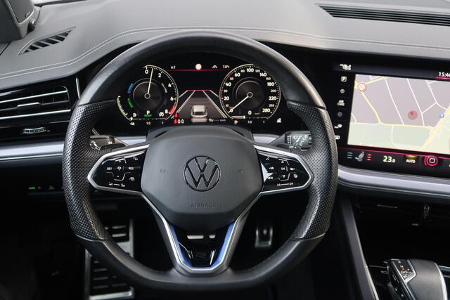 Volkswagen TOUAREG 3.0 TSi 4MOTION R PANO/ MASS/ DYN/ LUCHT/ TRKHK/ ACC/ KOEL/ STUURWVERW
