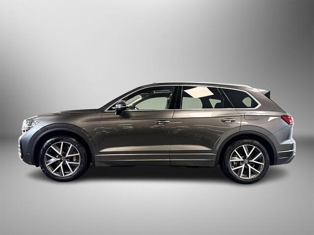 Volkswagen TOUAREG 3.0 340pk TSi eHybrid 4MOTION Elegance Luchtvering | Trekhaak zwenkbaar | Leder Pakket 'Vienna'