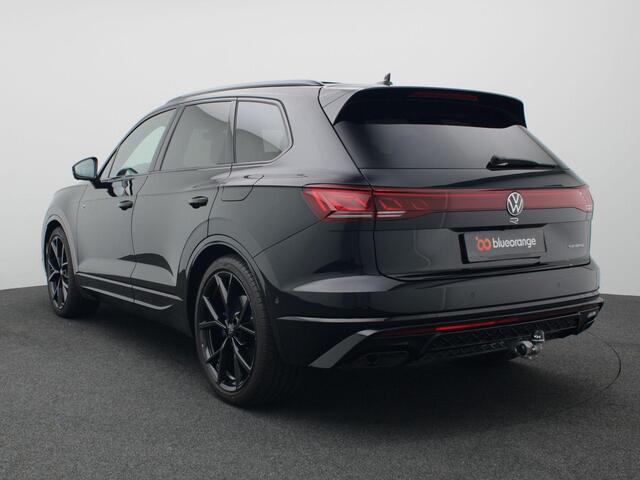 Volkswagen TOUAREG 3.0 TSi eHybrid 4MOTION R Edition 463PK DSG matrix led, trekhaak, panoramadak, 360gr. camera, leder, luchtvering, keyless, stuur-stoelverwarming, Dynaudio, head-up display, 22" lichtmetaal