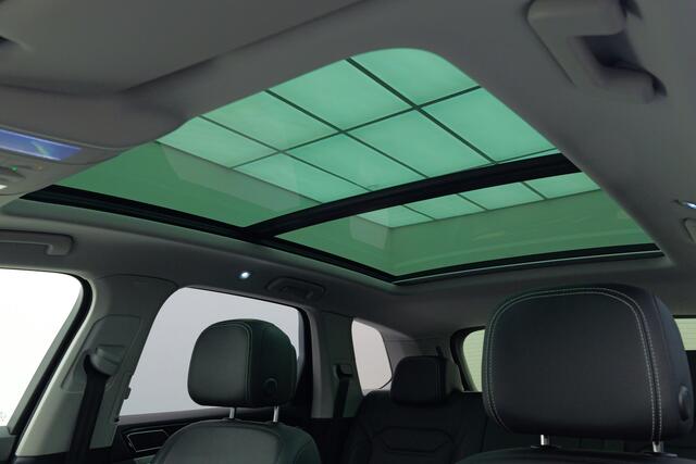 Volkswagen TOUAREG 3.0 TSi eHybrid 4MOTION | Trekhaak | DYNAudio | Keyless | Leer | 22" licht metaal