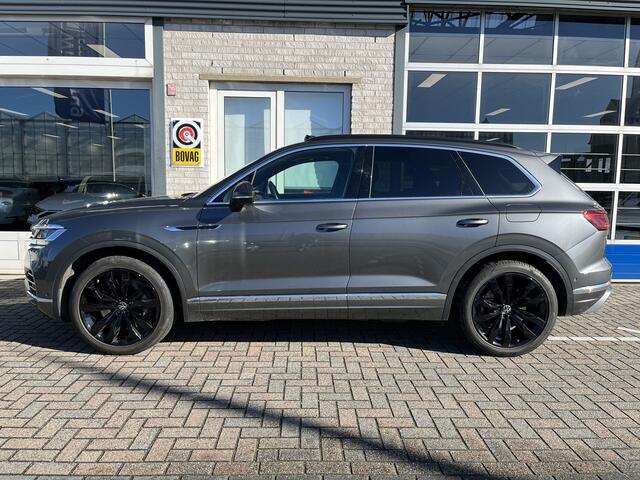 Volkswagen TOUAREG 3.0 TSi eHybrid 4MOTION Elegance / AUTOMAAT/ 381PK/ PANO/ TREKHAAK/ LUCHTVERING/ LEER/ MEMORY SEAT/ STOELVERWARM. V&A/ APP-CONNECT/ NAVI/ HEAD-UP DISPLAY