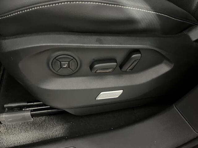 Volkswagen TOUAREG 3.0 TSi eHybrid 4MOTION Elegance / AUTOMAAT/ 381PK/ PANO/ TREKHAAK/ LUCHTVERING/ LEER/ MEMORY SEAT/ STOELVERWARM. V&A/ APP-CONNECT/ NAVI/ HEAD-UP DISPLAY