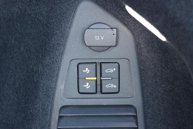 Volkswagen TOUAREG 3.0 TSI eHybrid 4Motion Elegance Black Style 380pk