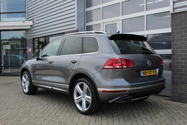 Volkswagen TOUAREG 3.0 TDI R-line / Panoramadak / Dynaudio / 360 Camera