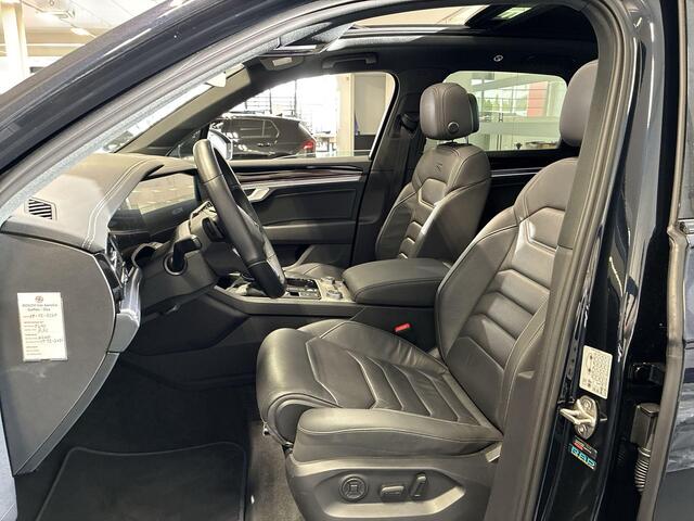 Volkswagen TOUAREG 3.0 TSI 462pk DSG 4MOTION R-Line · Camera · Luchtvering · Panoramadak · Wegklapbare Trekhaak · Keyless · Elek. Achterklep · Leder · Apple/Android Car Play ·