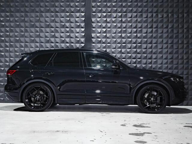 Volkswagen TOUAREG 3.0 TSi eHybrid 4M | 22" | Pano | Dynaudio | Luchtv. | All Black | Memory |