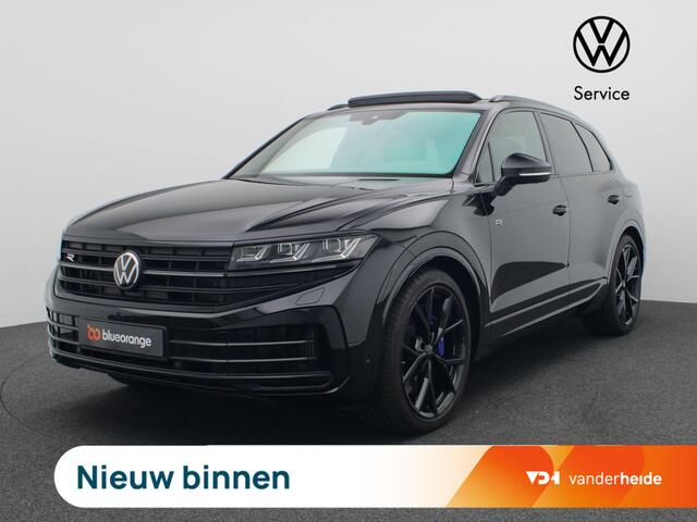 Volkswagen TOUAREG 3.0 TSi eHybrid 4MOTION R Edition 463PK Aut. matrix led, trekhaak, panoramadak, 360gr. camera, leder, luchtvering, keyless, stuur-stoelverwarming, Dynaudio, head-up display, 22" lichtmetaal