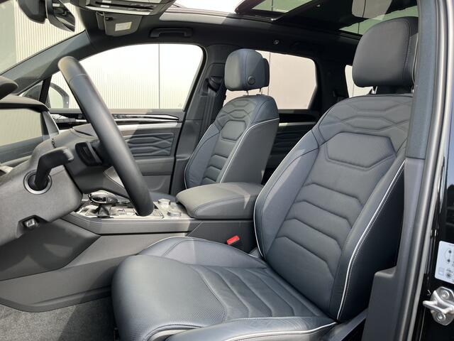 Volkswagen TOUAREG 3.0 TSI eHybrid 4MOTION Elegance / AUTOMAAT/ 381PK/ PANO/ LUCHTVERING/ STUURVERWARM./ STOELVERWARM.+KOEL.V+A/ MEMORYSEAT/ ELEK.KLEP/ ACC/ LEDER/ KEYLESS/ APP-CONNECT/ NAVI/ DAB/ CLIMA/ NAVI/ RIJ-MODI/ 21'' LMV