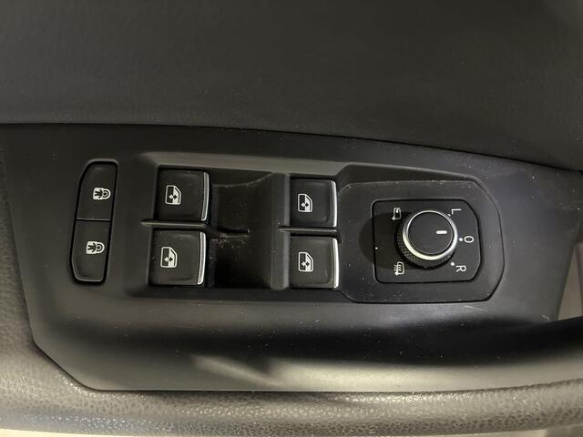 Volkswagen TOUAREG 3.0 TSi 462pk DSG eHybrid 4MOTION R · SOH 96.9% · Panoramadak · 360 Camera · Luchtvering · Wegklapbare Trekhaak · Stoelventilatie · Elek. Voorstoelen · 21'' Inch ·