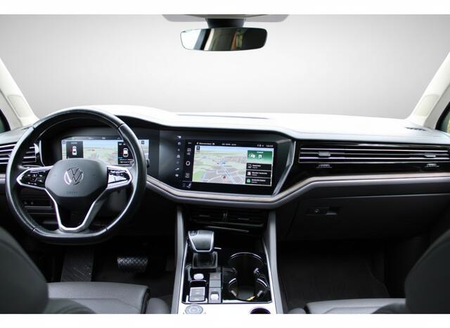 Volkswagen TOUAREG 3.0 TSi eHybrid ATMOSPHERE 4MOTION TREKHAAK/HEAD-UP/PANORAMADAK