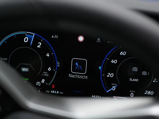 Volkswagen TOUAREG 3.0 TSi eHybrid 408 pk 4MOTION R | Panoramadak | Trekhaak | Nachtzicht | Puglia leder | Geheugen-/ventilatiestoelen | Luchtvering | Head-up display | IQ Light