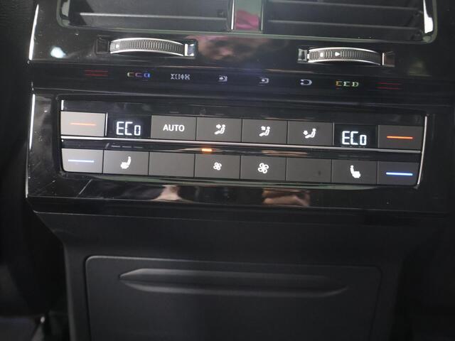 Volkswagen TOUAREG 3.0 TSi eHybrid 4MOTION R | HUD | Dyna Audio | Trekhaak | Nachtzicht | Stoelverwarming voor en achter | Panoramadak | Matrix LED | Luchtvering | Stoelmassage | Comfort-Pakket | SoftClose |