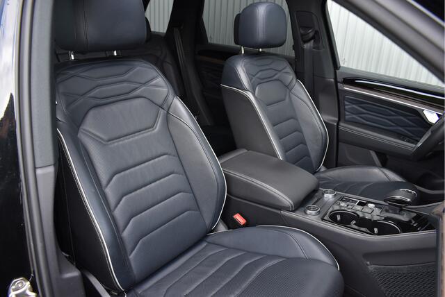Volkswagen TOUAREG 3.0 TSi eHybrid 4MOTION FACELIFT, Panorama, Luchtvering, IQ Light, Adaptive, Memory, Stoelkoeling/verwarming