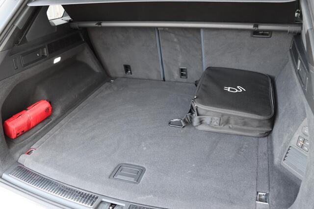Volkswagen TOUAREG 3.0 TSi eHybrid 4MOTION Elegance Black Style 367pk