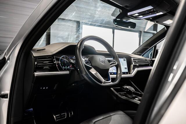 Volkswagen TOUAREG 3.0 TSi 4MOTION R Pano | Trekhaak