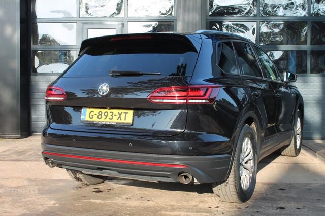 Volkswagen TOUAREG 3.0 TDI 4 Motion / Elektrische wegklapbare trekhaak / Electrische achterklep
