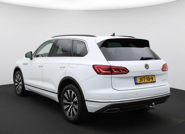 Volkswagen TOUAREG 3.0 TSi eHybrid ATMOSPHERE 4MOTION TREKHAAK/HEAD-UP/PANORAMADAK 1E EIG