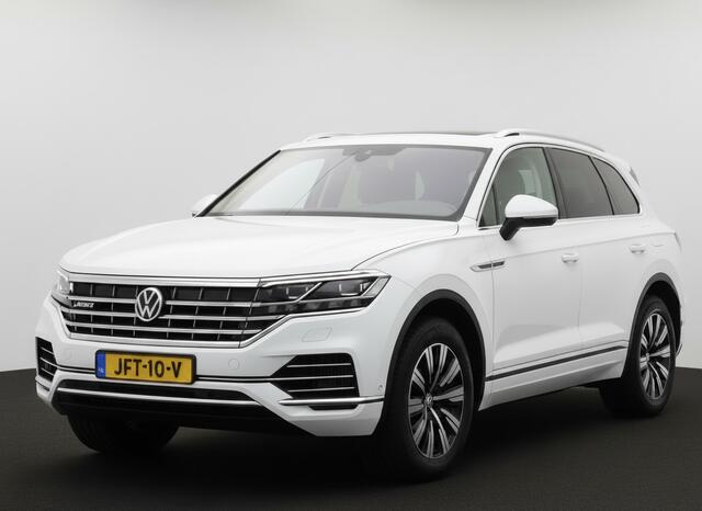 Volkswagen TOUAREG 3.0 TSi eHybrid ATMOSPHERE 4MOTION TREKHAAK/HEAD-UP/PANORAMADAK 1E EIG