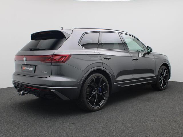 Volkswagen TOUAREG 3.0 TSi eHybrid 4MOTION R Edition 462PK Aut. matrix led, trekhaak, panoramadak, 360gr. camera, leder, luchtvering, keyless, stuur-stoelverwarming, Dynaudio, head-up display, 22" lichtmetaal