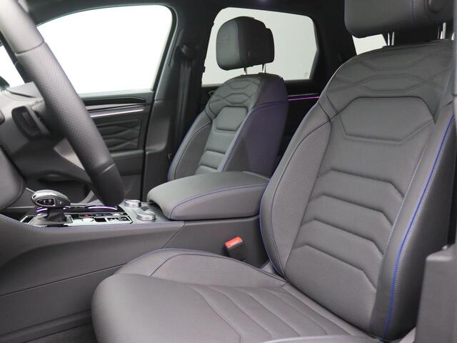 Volkswagen TOUAREG 3.0 TSi eHybrid 4MOTION R Edition 462PK Aut. matrix led, trekhaak, panoramadak, 360gr. camera, leder, luchtvering, keyless, stuur-stoelverwarming, Dynaudio, head-up display, 22" lichtmetaal