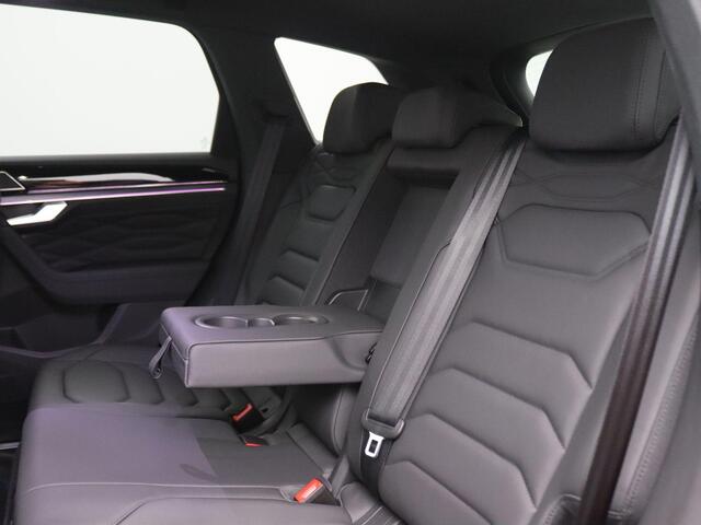 Volkswagen TOUAREG 3.0 TSi eHybrid 4MOTION R Edition 462PK Aut. matrix led, trekhaak, panoramadak, 360gr. camera, leder, luchtvering, keyless, stuur-stoelverwarming, Dynaudio, head-up display, 22" lichtmetaal