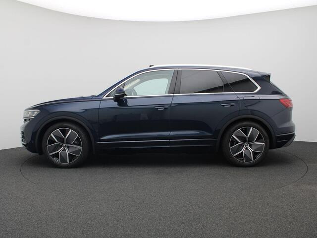 Volkswagen TOUAREG 3.0 TSi eHybrid 4MOTION Elegance 381PK DSG Panorama dak, Trekhaak, Luchtvering, Nachtzicht, Memorystoel, IQ Light, 21" Lmv, 360 Camera, Stoelverwarming v+a, Leder