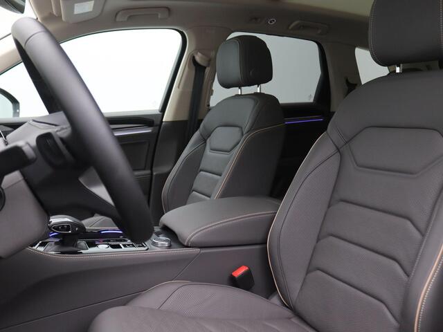 Volkswagen TOUAREG 3.0 TSi eHybrid 4MOTION Elegance 381PK DSG Panorama dak, Trekhaak, Luchtvering, Nachtzicht, Memorystoel, IQ Light, 21" Lmv, 360 Camera, Stoelverwarming v+a, Leder
