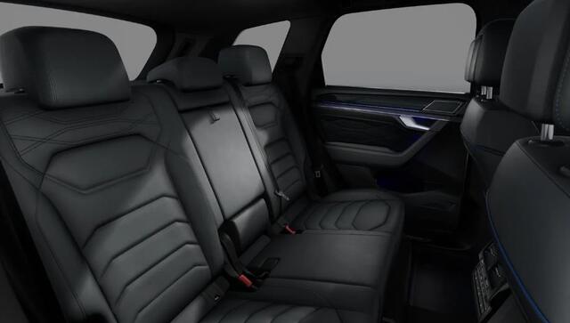 Volkswagen TOUAREG 3.0 TSi eHybrid 462PK DSG 4MOTION R / Bekleding Leder 'Puglia' t.w.v ¤4.290 / DYNAUDIO Geluidsysteem / Panoramadak / 360° Camera / 21'' Leeds / VW